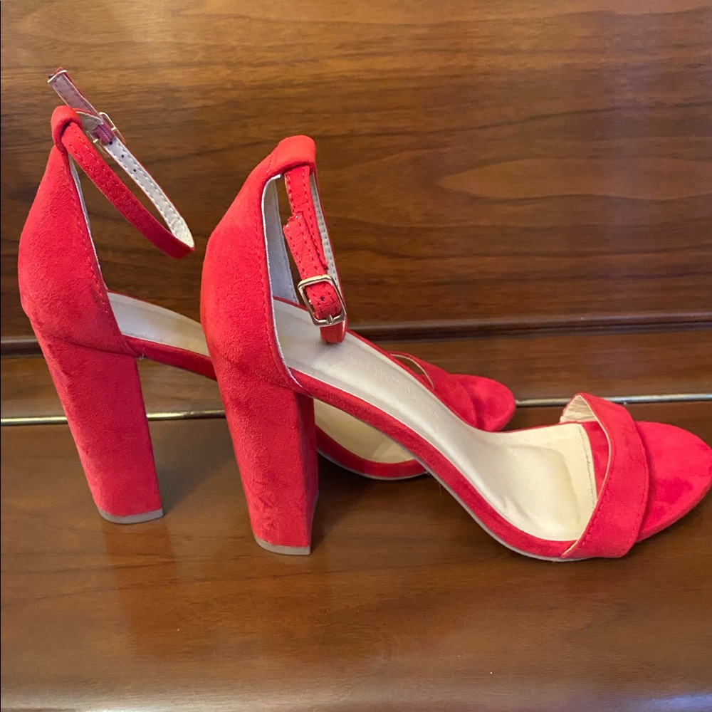 Red heels - Picture 4 of 6
